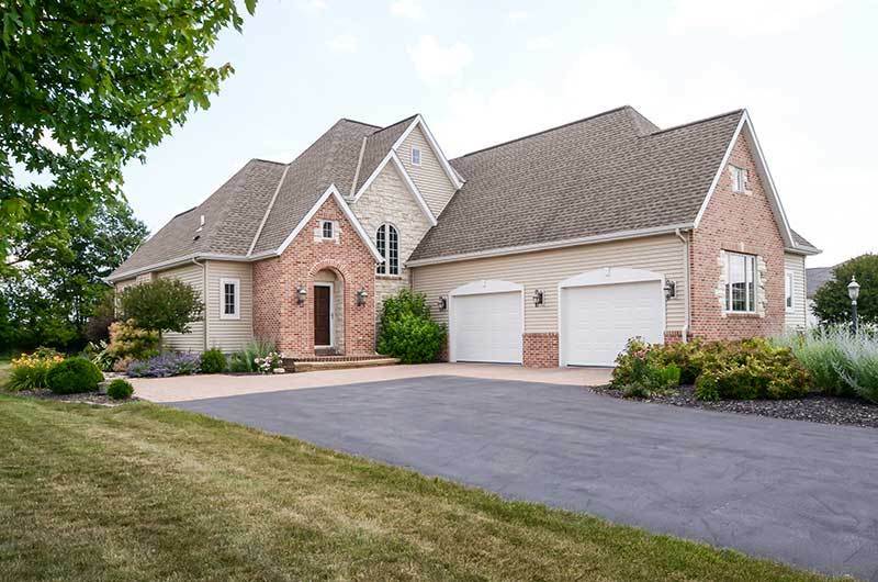 Property Photo: 5260 High Ridge Trl WI 53095-7867