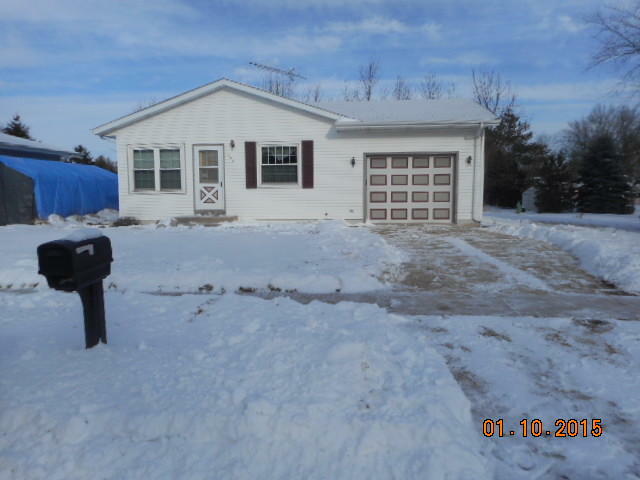Property Photo: 400 Westlawn Ave WI 53121-1241