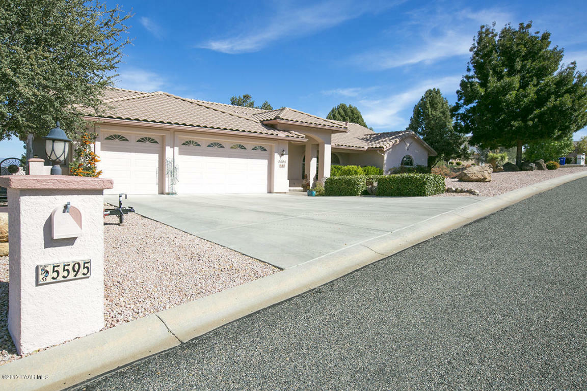 Property Photo:  5595 Thatch Court  AZ 86305 