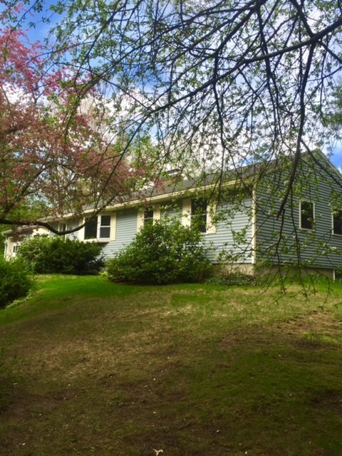 Property Photo:  7 Elk Drive  NH 03110 