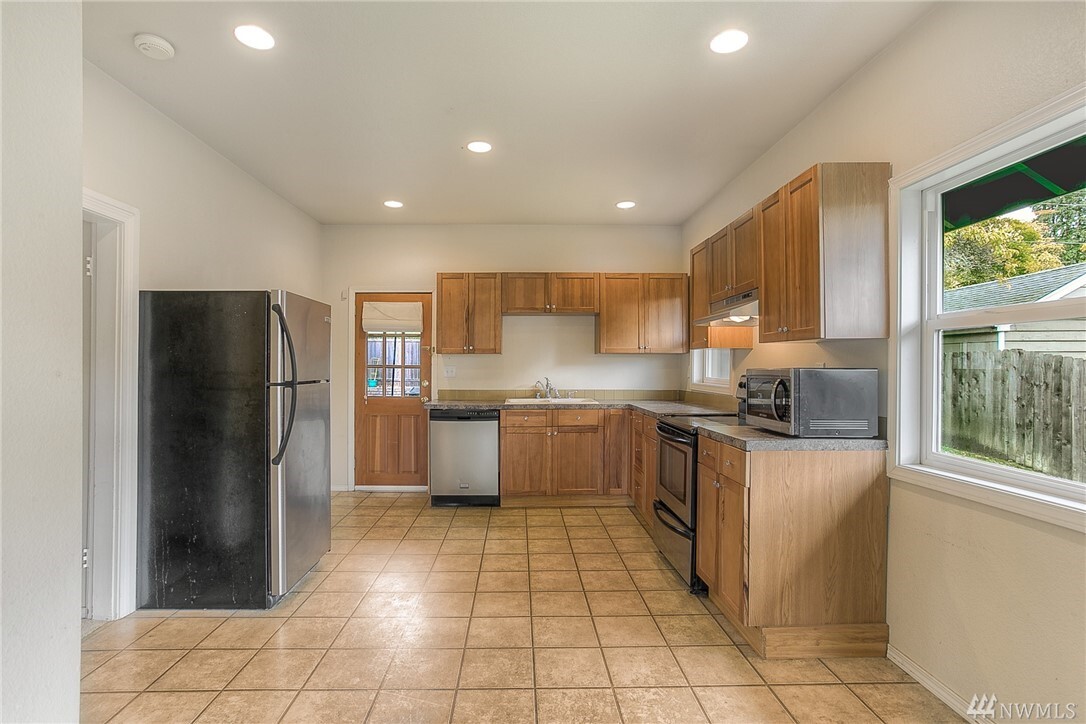 Property Photo: 5029 S M St WA 98408