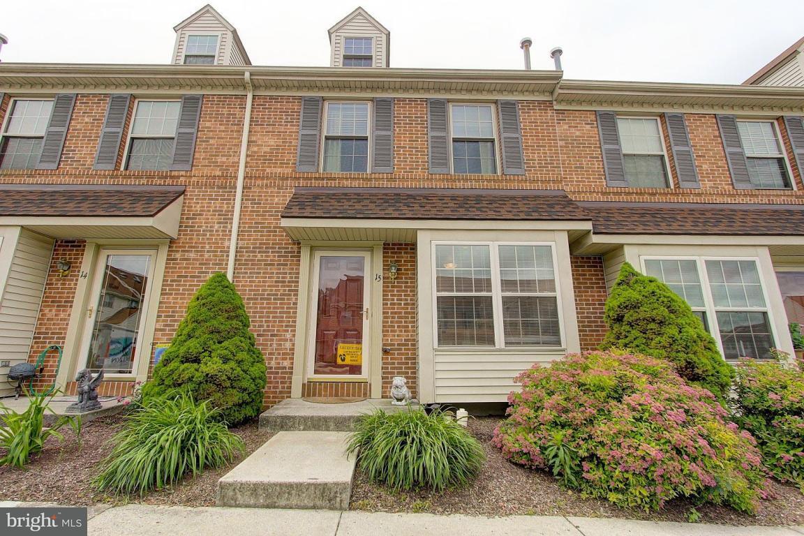 Property Photo:  15 Acorn Boulevard  PA 17602 