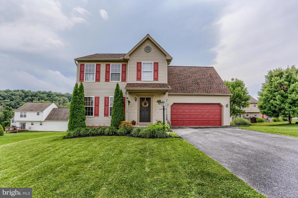 Property Photo: 135 Devonshire Court PA 17347