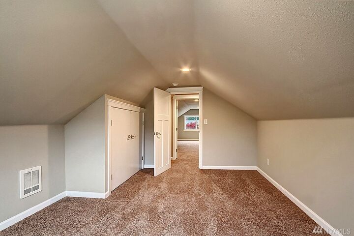 Property Photo:  1117 N Waugh Rd  WA 98273 