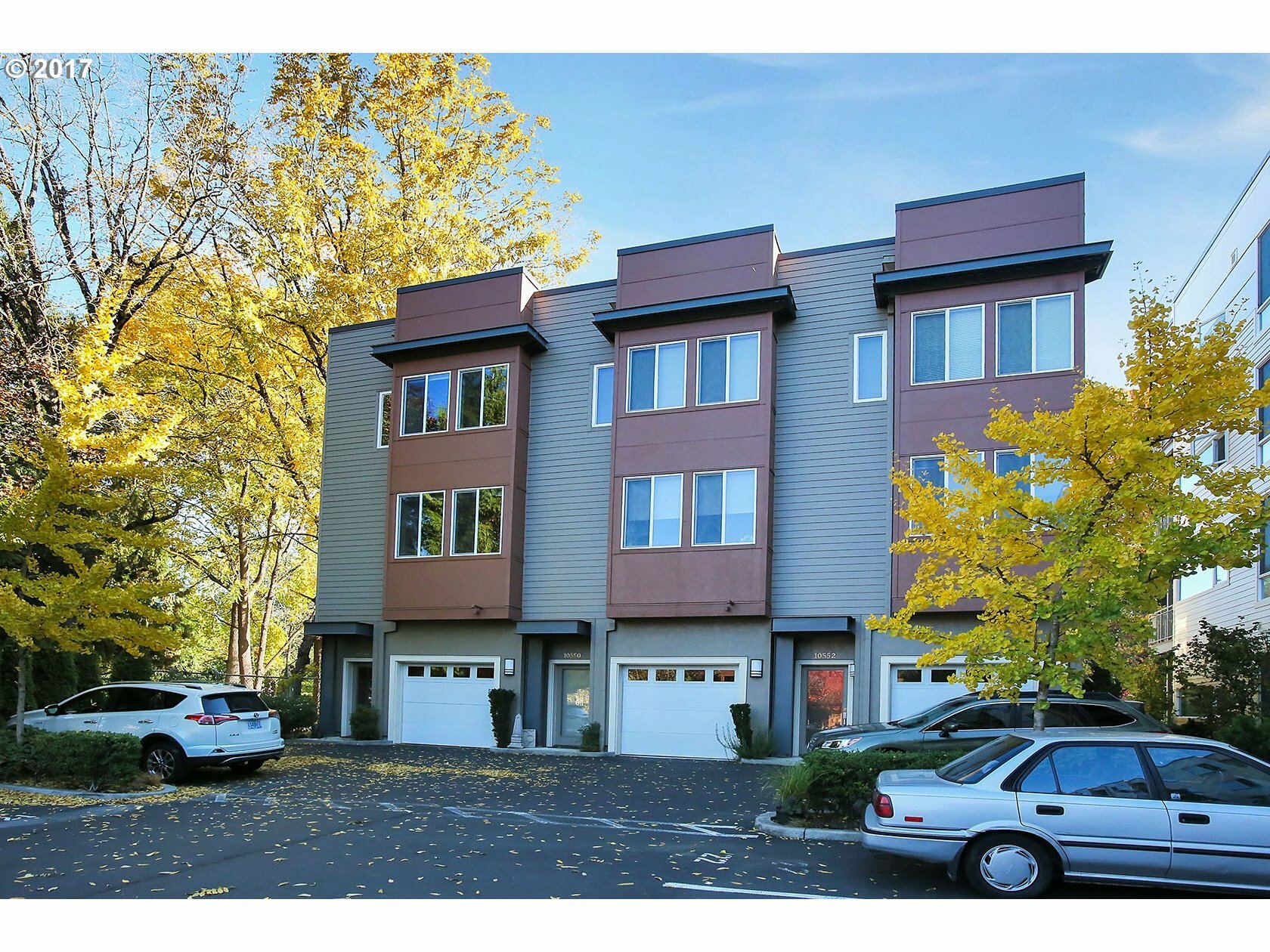 Property Photo: 10548 SE Main St OR 97222