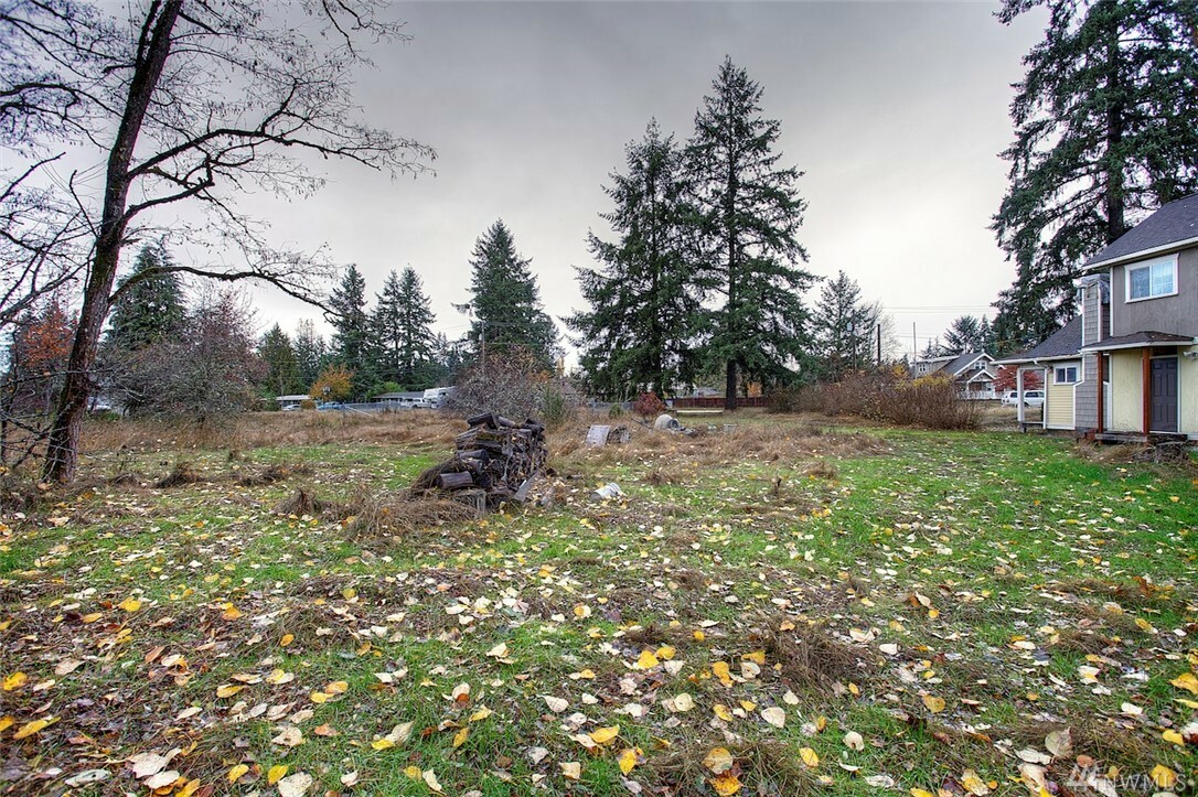 Property Photo:  7 8th Ave E  WA 98445 