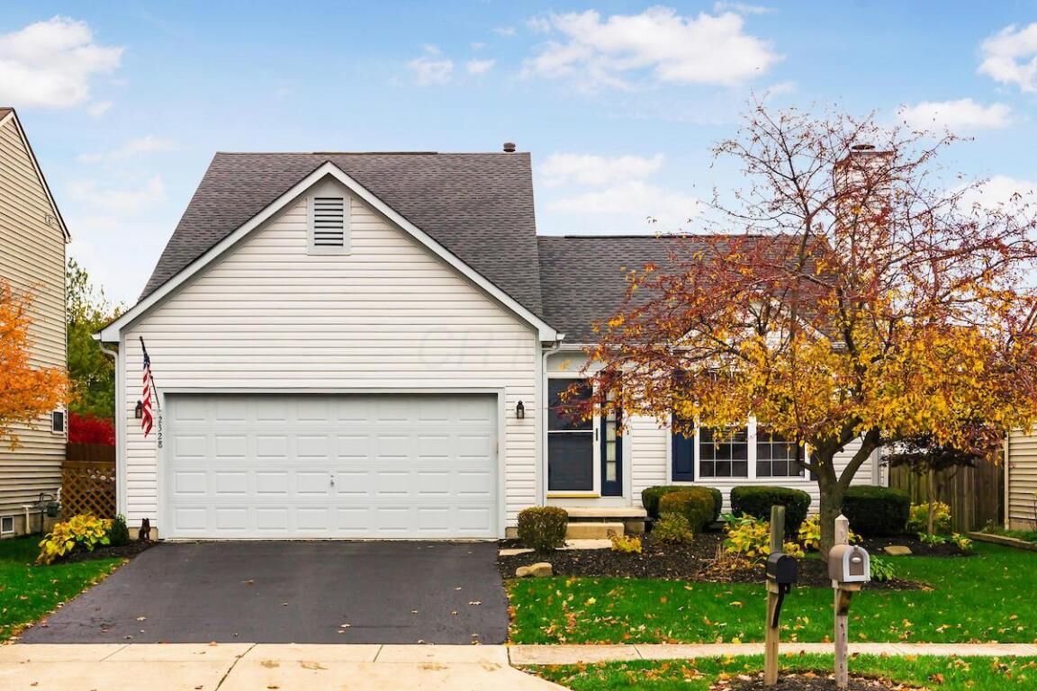 Property Photo:  2328 Shelby Lane  OH 43026 