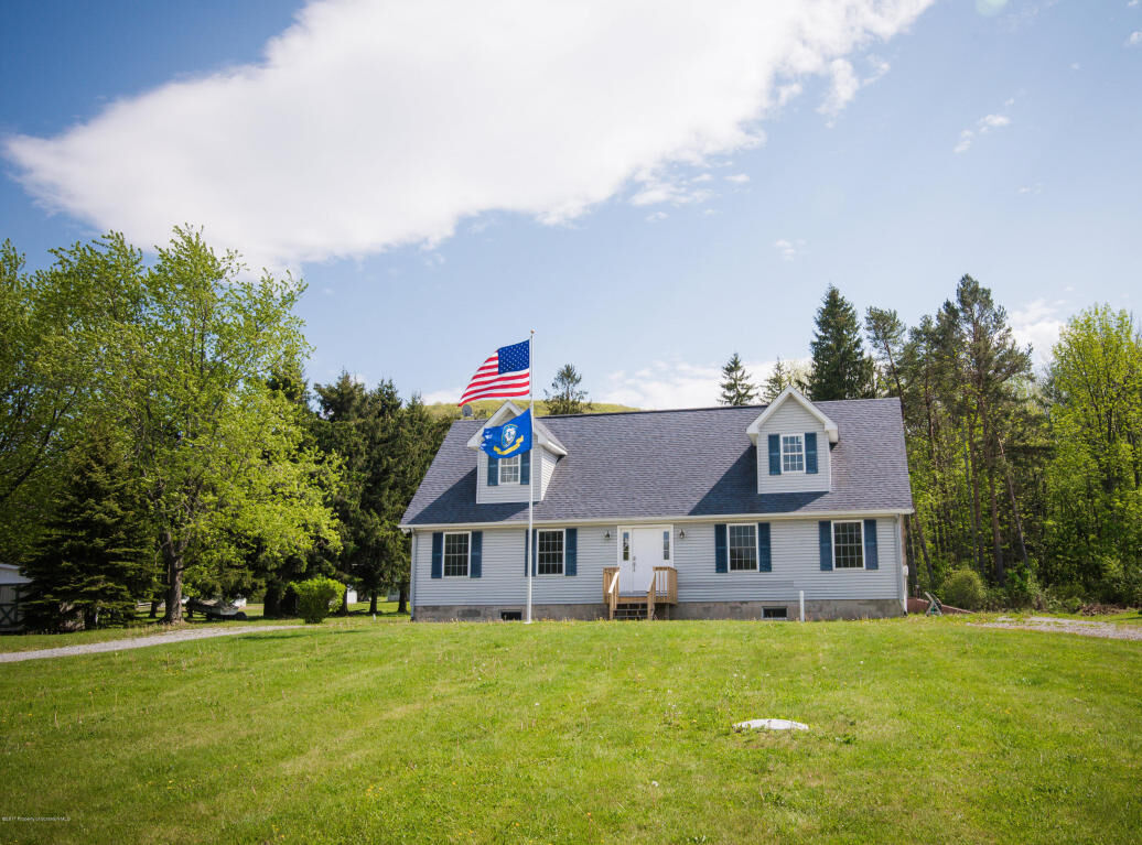 Property Photo:  848 Justus Boulevard  PA 18447 