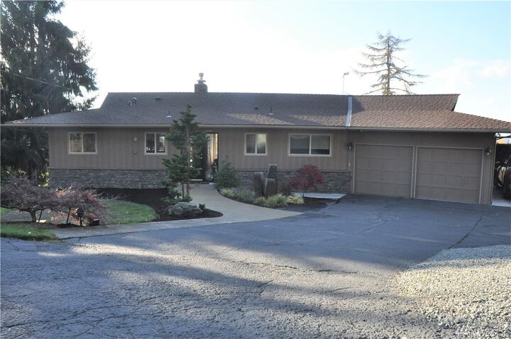Property Photo: 17314 Meadow Lane WA 98274
