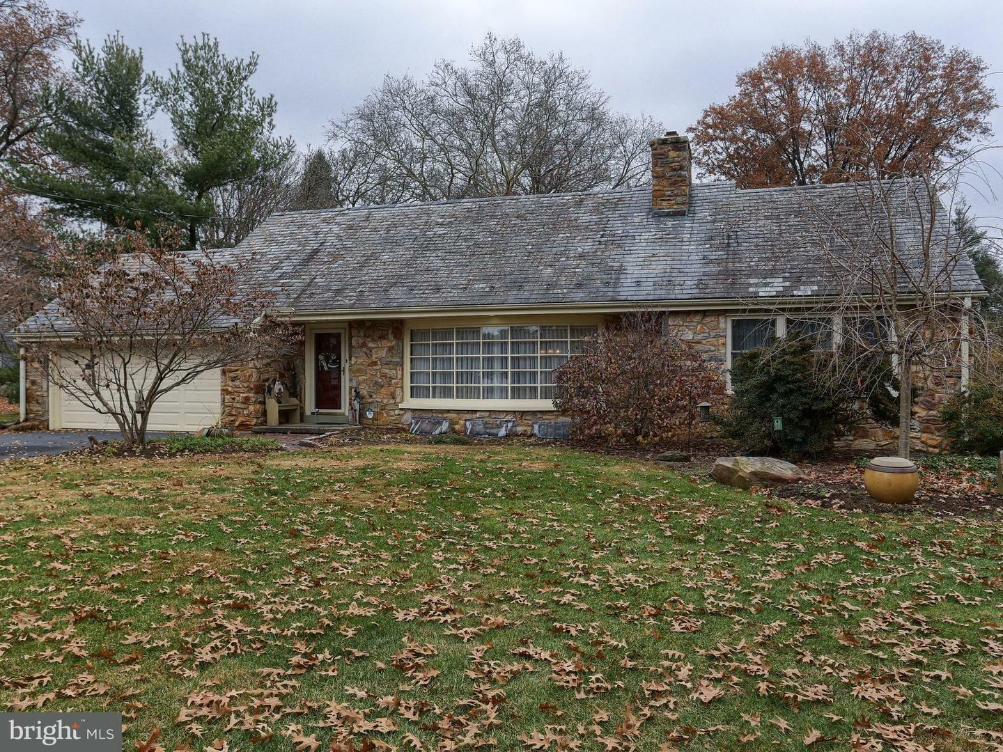 Property Photo:  15 Ridgewood Road  PA 17603 