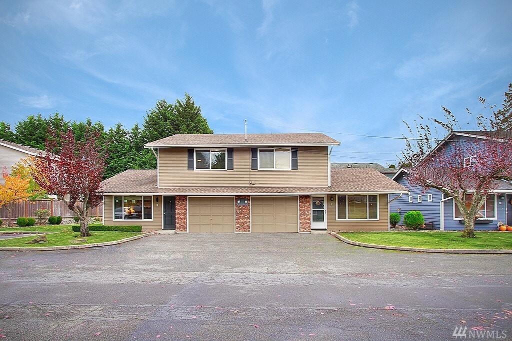 Property Photo: 1721 Madison St D WA 98203