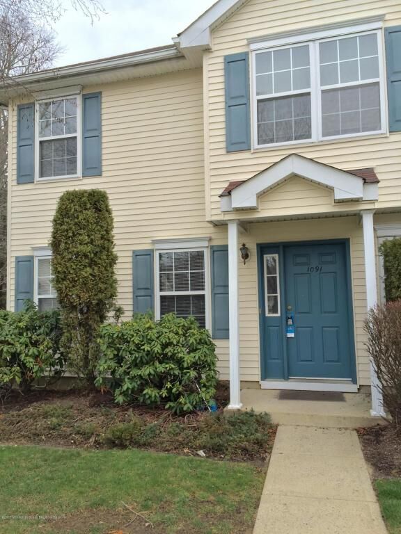 Property Photo:  1091 Roseberry Court  NJ 07751 