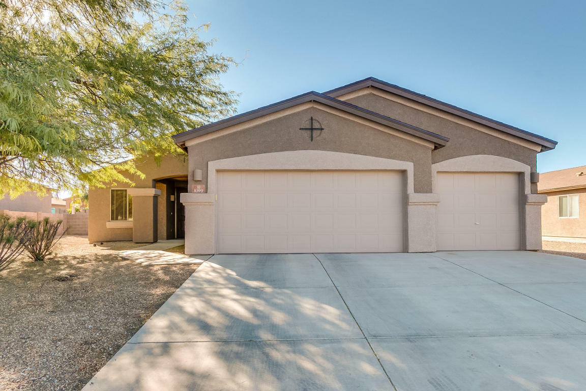 Property Photo:  8399 W Calle Moheda  AZ 85757 