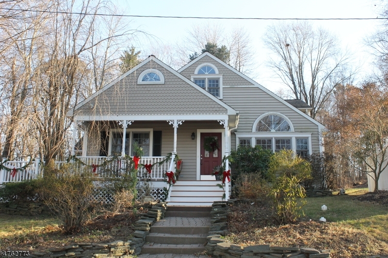 Property Photo:  7 Byron Pl  NJ 07871 