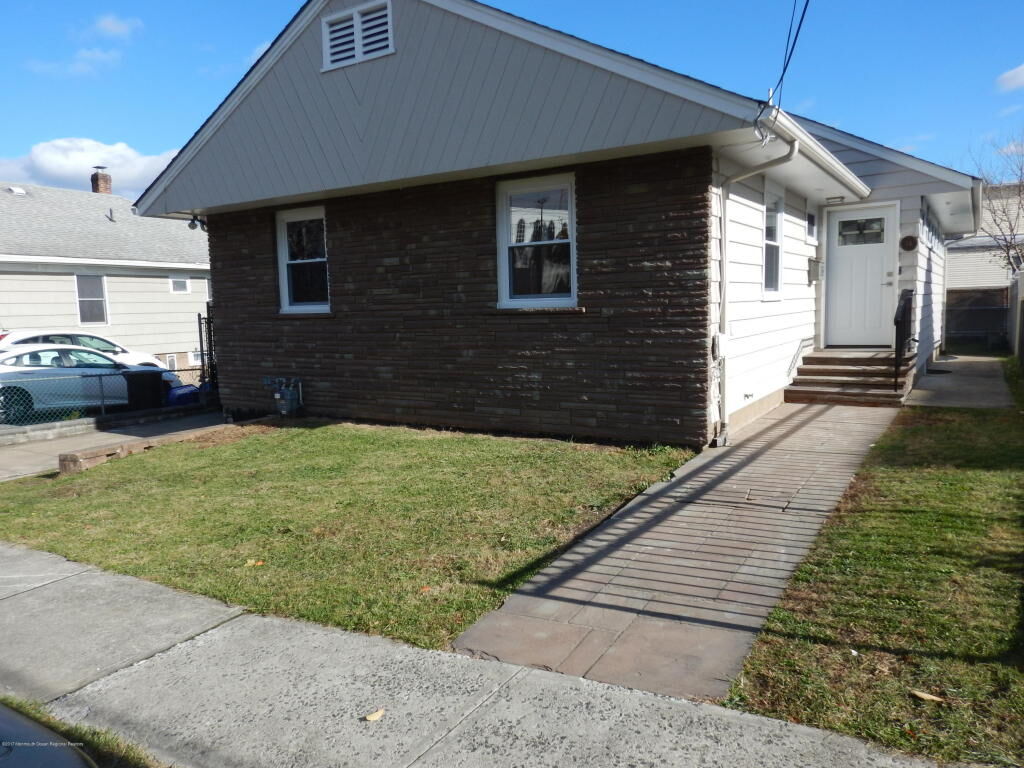 Property Photo:  14 Grant Avenue  NJ 07512 