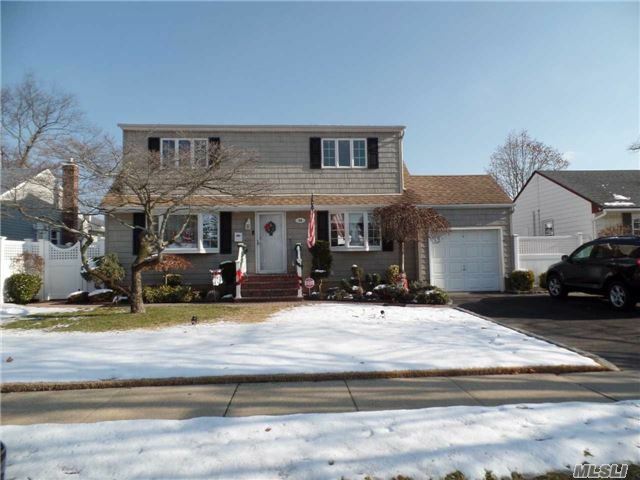 54 Colonial Drive  Farmingdale NY 11735 photo