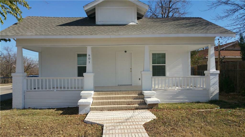 Property Photo:  901 Nashville Avenue  TX 76105 