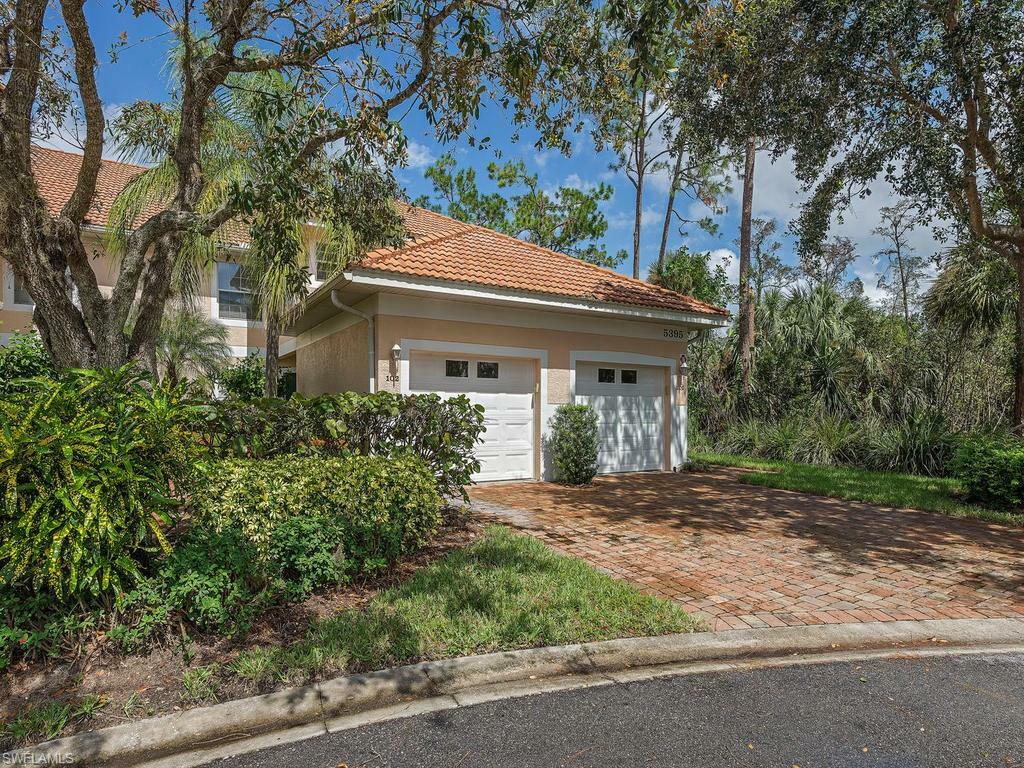 Property Photo: 5395 Andover Dr 202 FL 34110