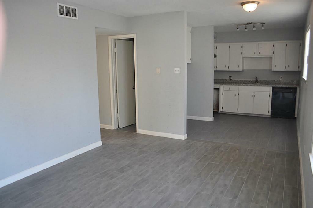 Property Photo:  2311 Leaman Avenue 8  TX 77471 
