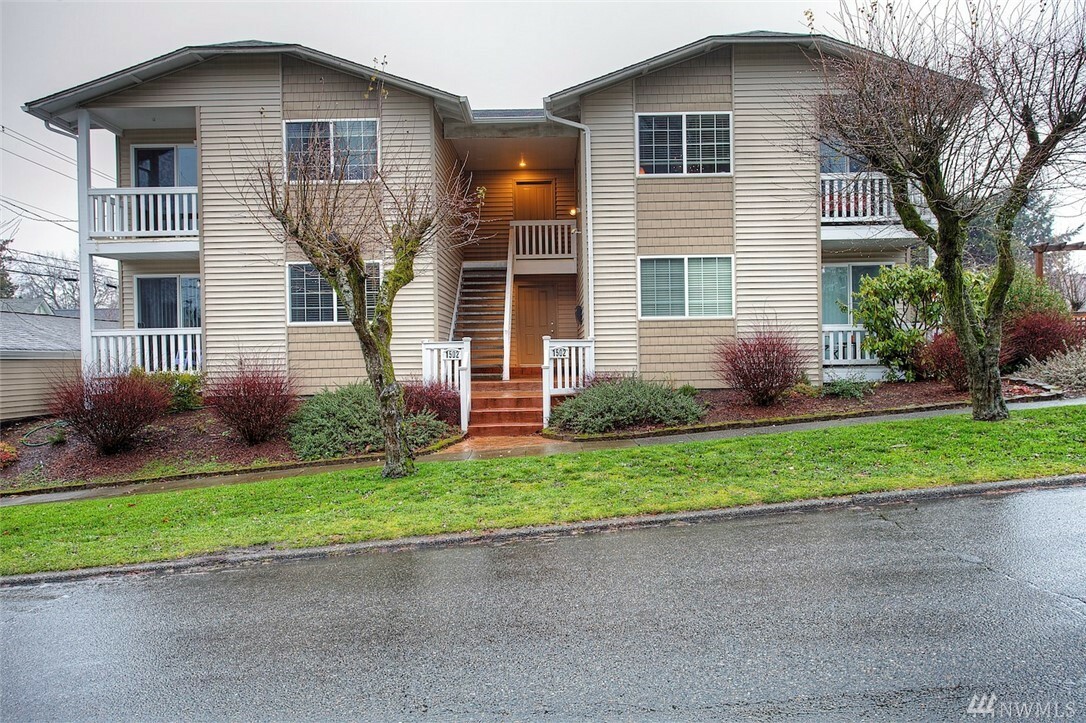 Property Photo:  1502 N Steele St C  WA 98406 