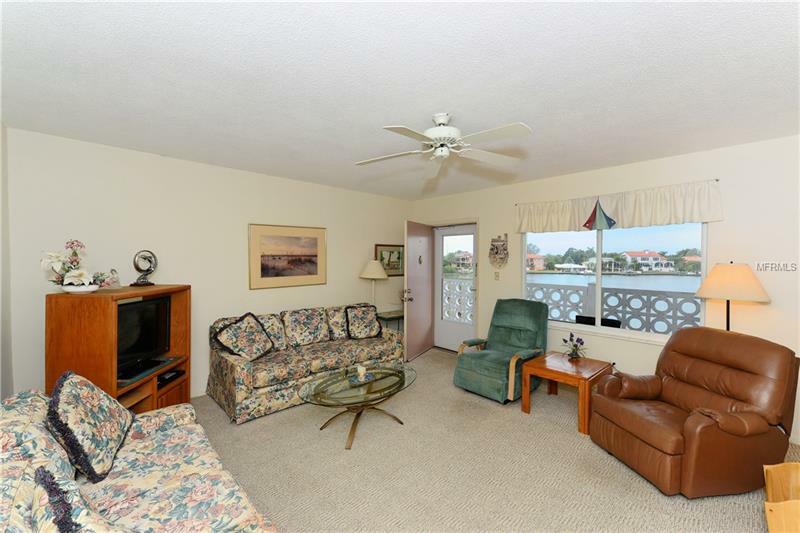 Property Photo:  761 John Ringling Boulevard 36arli  FL 34236 