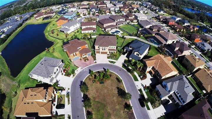 Property Photo:  14202 Avon Farms Drive  FL 33618 