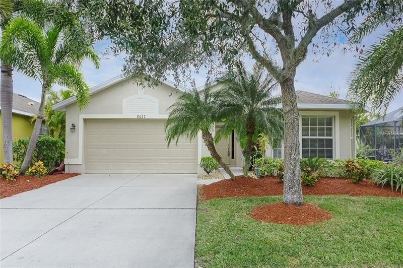 Property Photo: 8027 Haven Harbour Way FL 34212