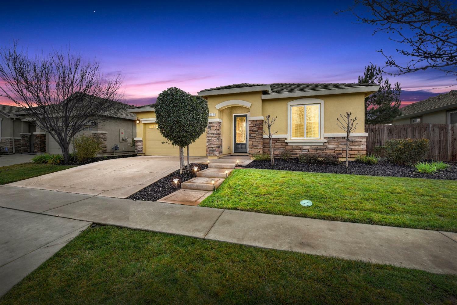 Property Photo:  12378 Canyonlands Drive  CA 95742 