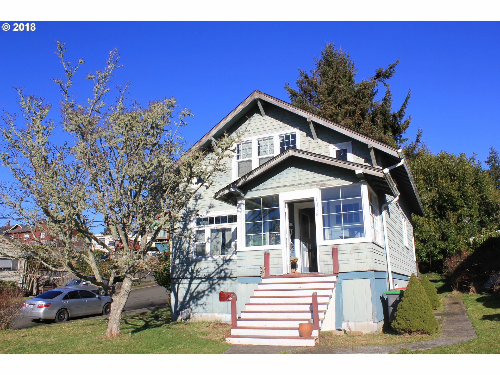 Property Photo: 1016 James St OR 97103