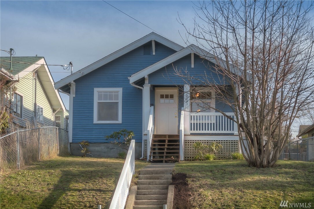 Property Photo:  5021 S Sheridan Ave  WA 98408 