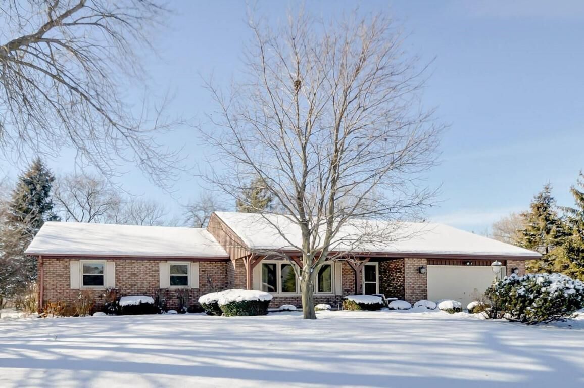 Property Photo: 3310 Fenceline Rd WI 53126