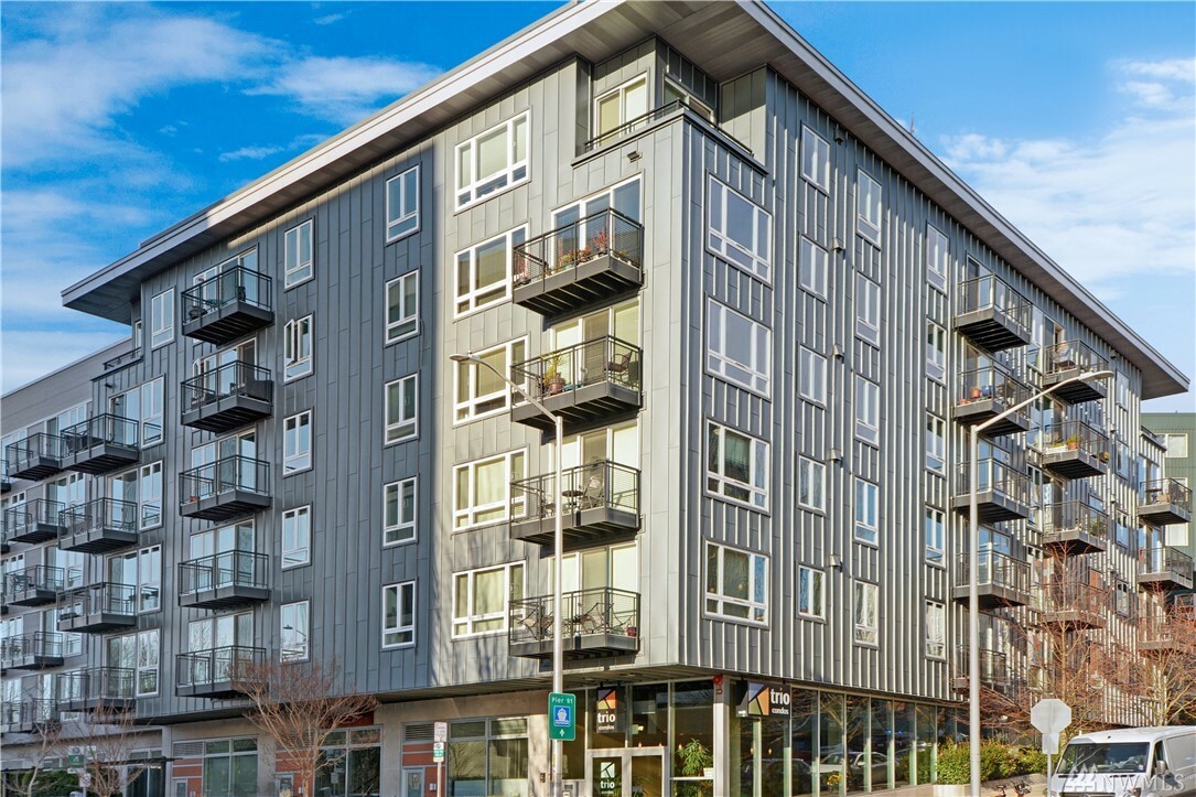 Property Photo: 3104 Western Ave 316 WA 98121