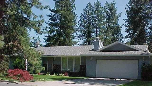 Property Photo: 11824 N Bedivere Dr WA 99218