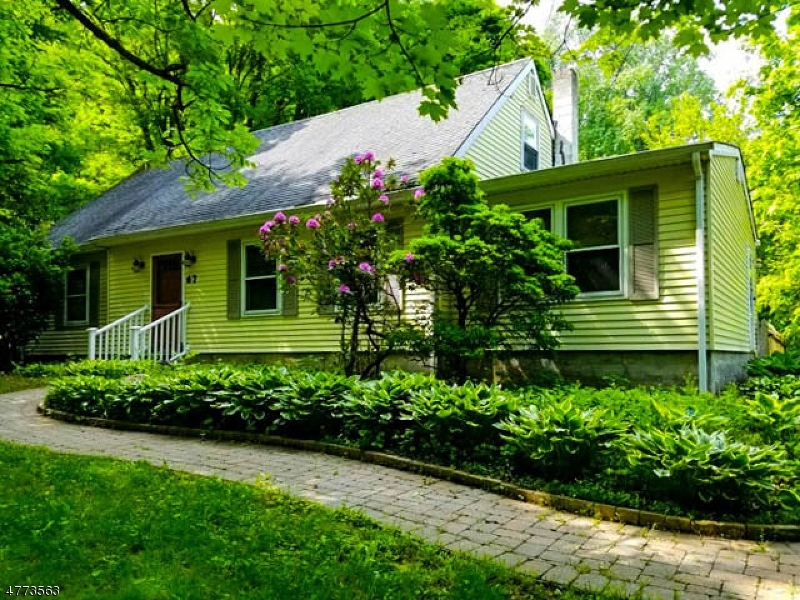 Property Photo:  67 Hollow Rd  NJ 08826 