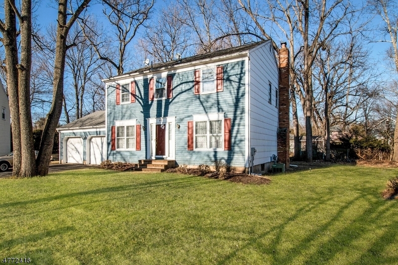 Property Photo:  10 Bangiola Ct  NJ 07950 