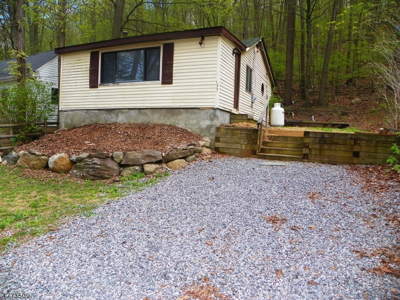 Property Photo:  37 Old Woodland Trl  NJ 07438 