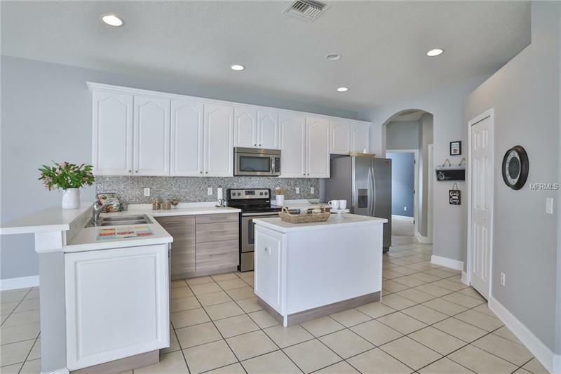 Property Photo:  1835 Mira Lago Circle  FL 33570 