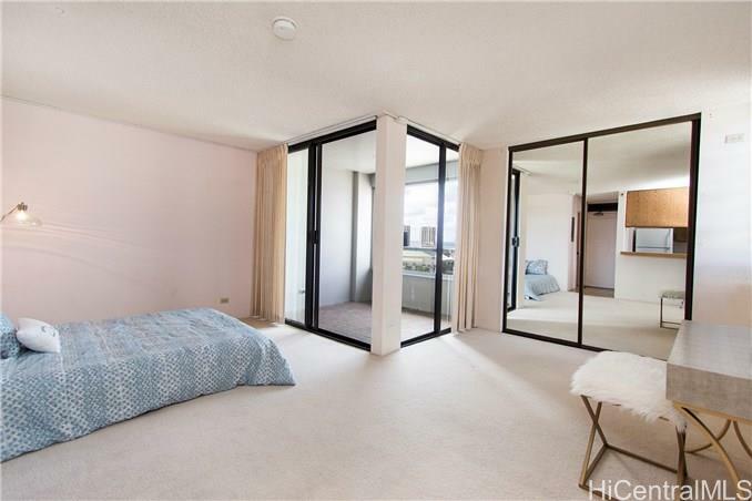 Property Photo:  2100 Date Street 2401  HI 96826 