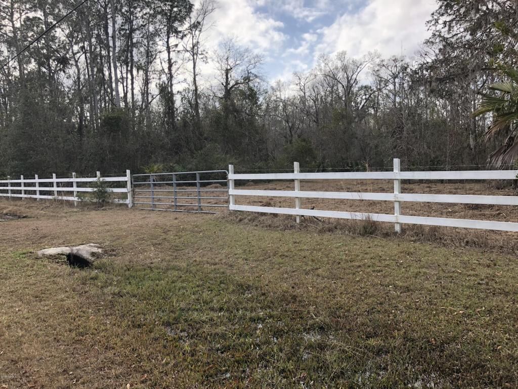 Property Photo: 117 Jondabob Road FL 32043