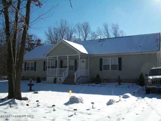 Property Photo: 18 Burnshaw Lane PA 18210
