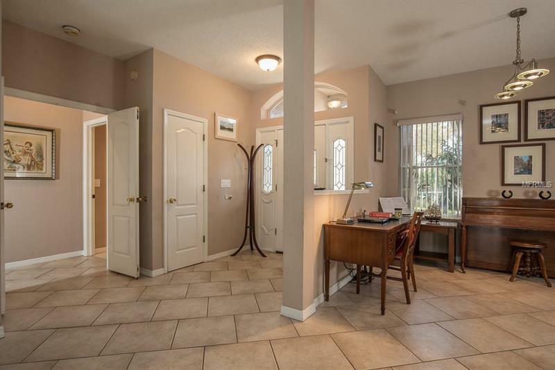 Property Photo: 9713 62nd Avenue N FL 33708