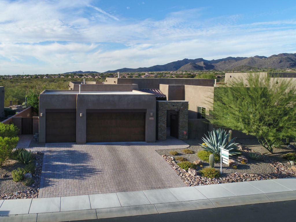 Property Photo: 12589 N Fallen Shadows Drive AZ 85658
