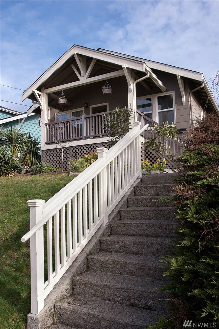 Property Photo: 3422 41st Ave SW WA 98116