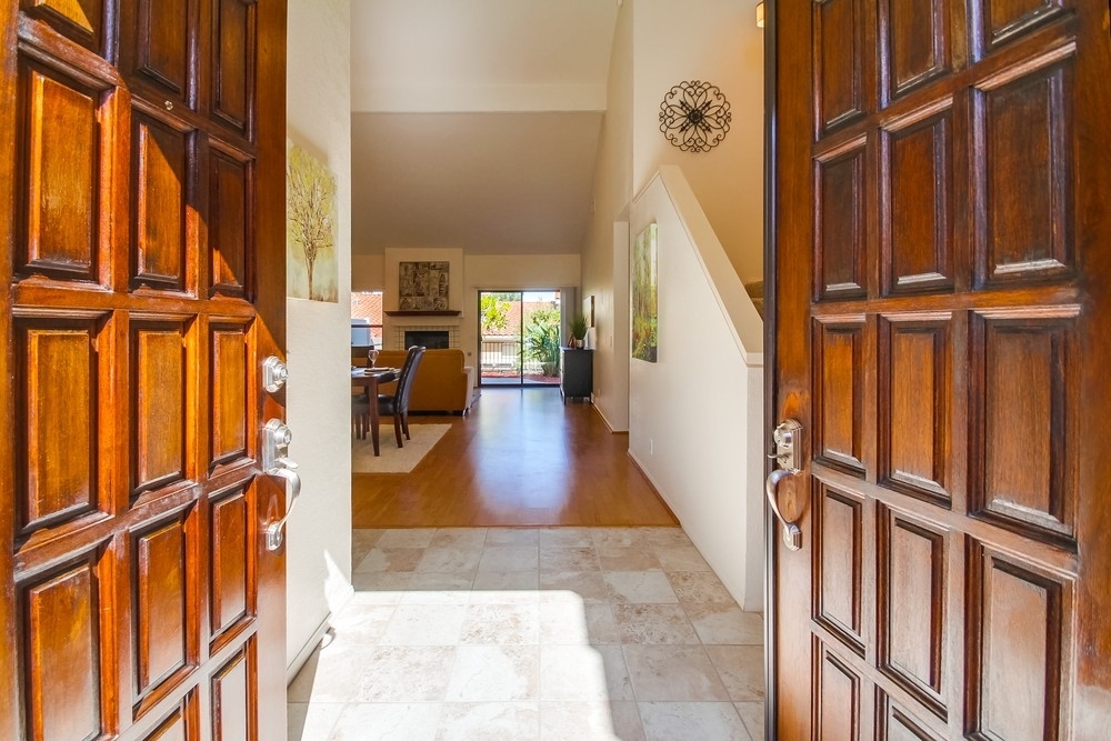 Property Photo: 15636 Via Calanova CA 92128