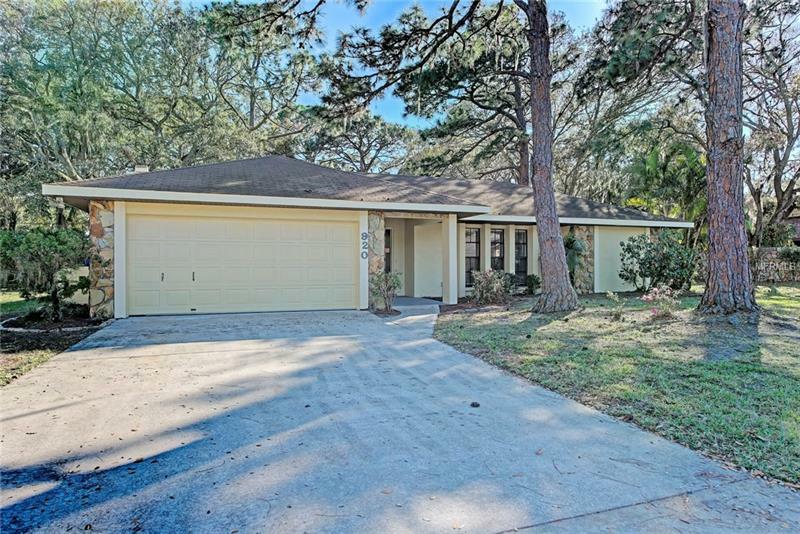 Property Photo:  920 Winter Garden Drive  FL 34243 