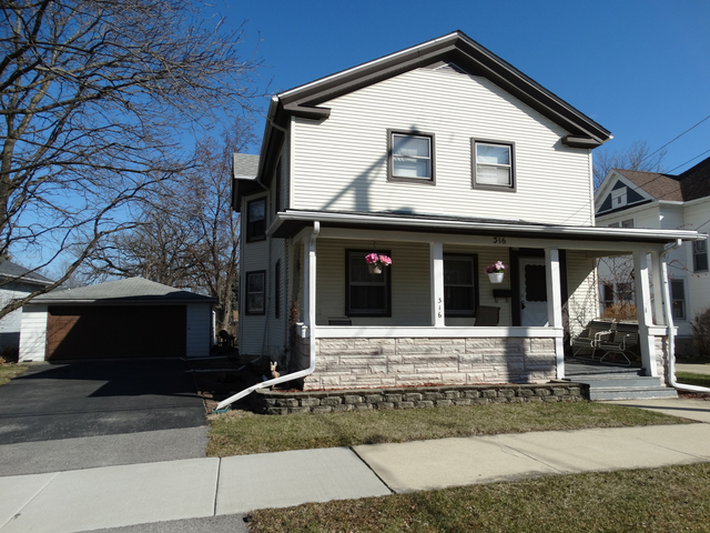 Property Photo:  316 E 10th Street  IL 60441 