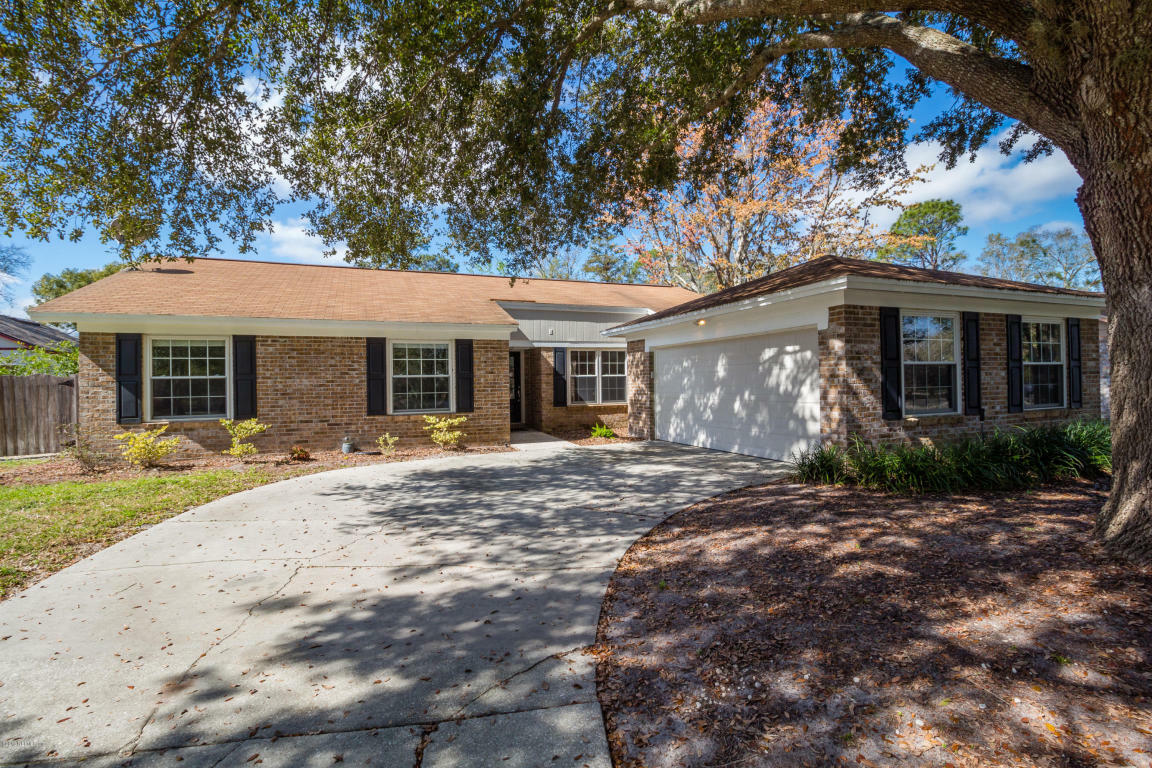 Property Photo: 2837 Thomas Court FL 32073