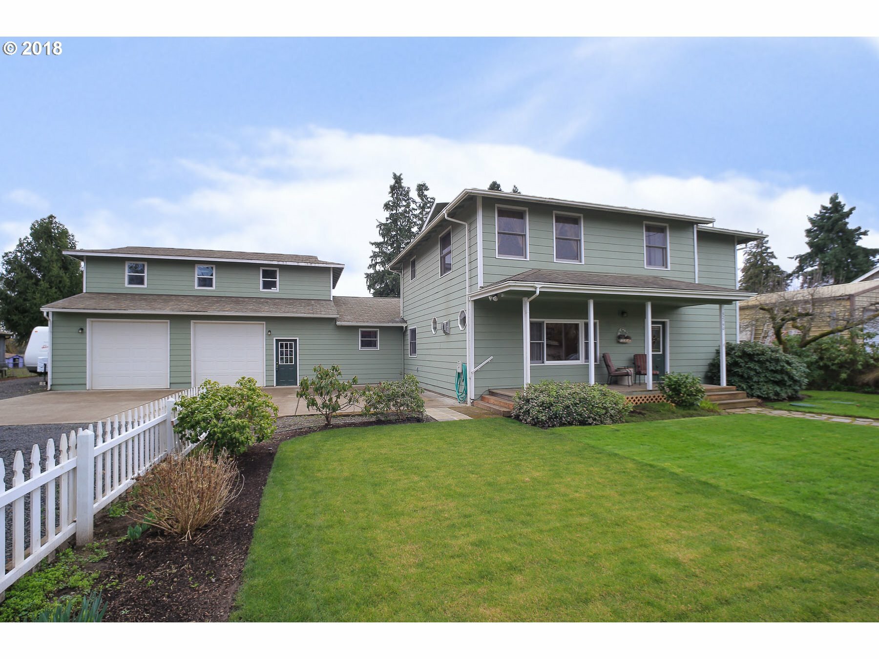 Property Photo: 32790 E Maple St OR 97408