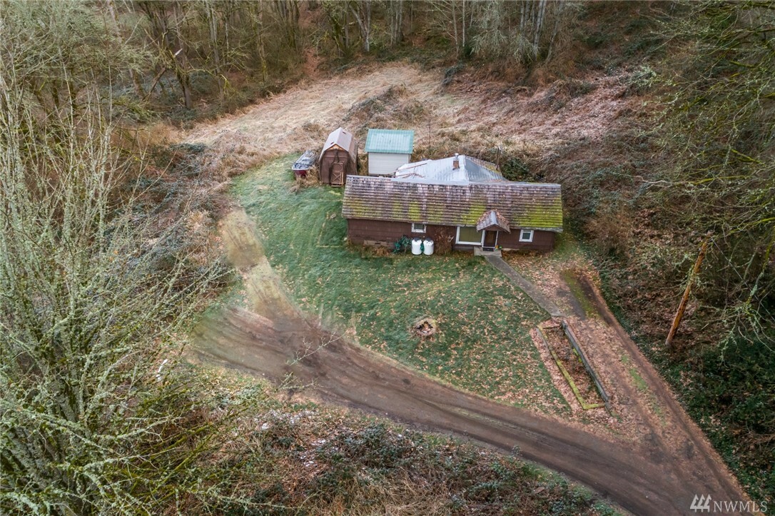 Property Photo: 14325 Three Lakes Rd WA 98290