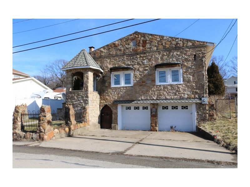 Property Photo: 2021 Baldridge Avenue PA 15425